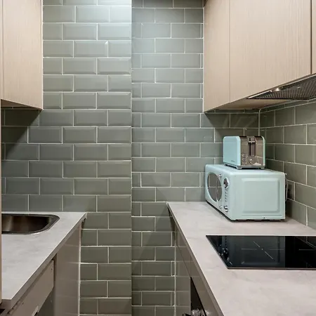 Bairro Alto Rooftop With Balcony And View By Homing *