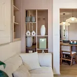 Апартаменти Bairro Alto Rooftop With Balcony And View By Homing *