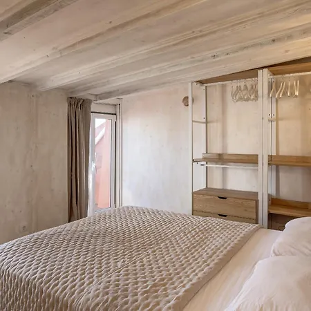 Апартаменти Bairro Alto Rooftop With Balcony And View By Homing